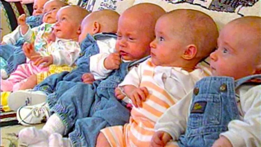 8-mccaughey-septuplets-today-89223-22660.jpg