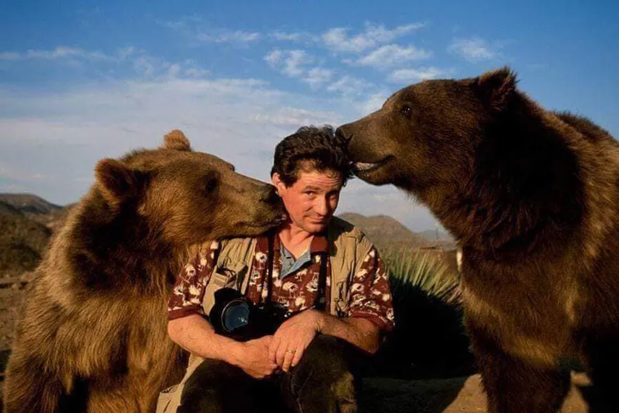 friendly bears with nature photographer