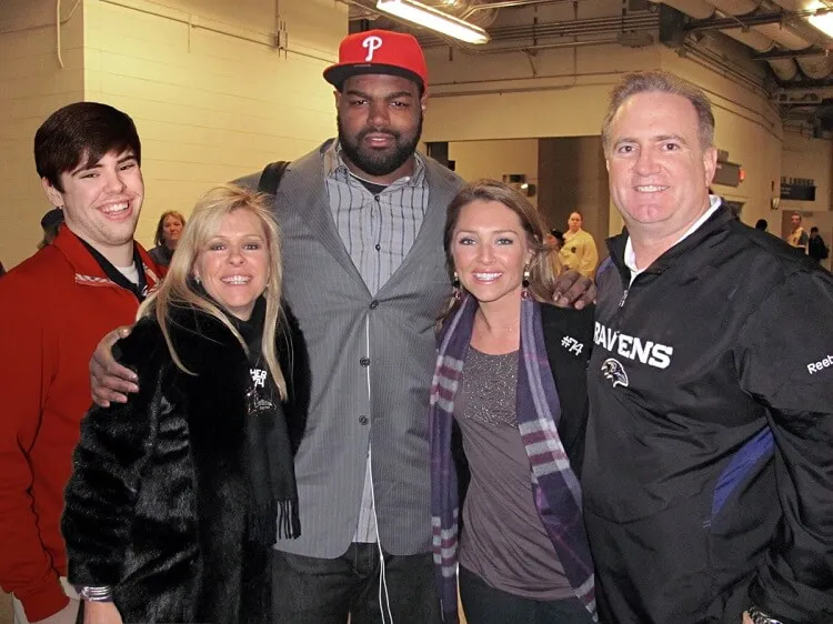 Touhy-Family-and-Michael-Oher-95925.jpg