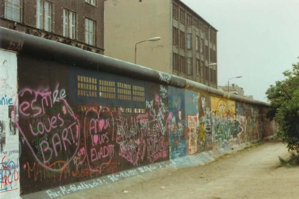 berlin-wall-11993.jpg
