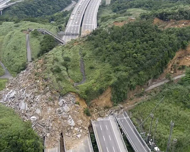 landslide-of-death-101639-58817.jpg
