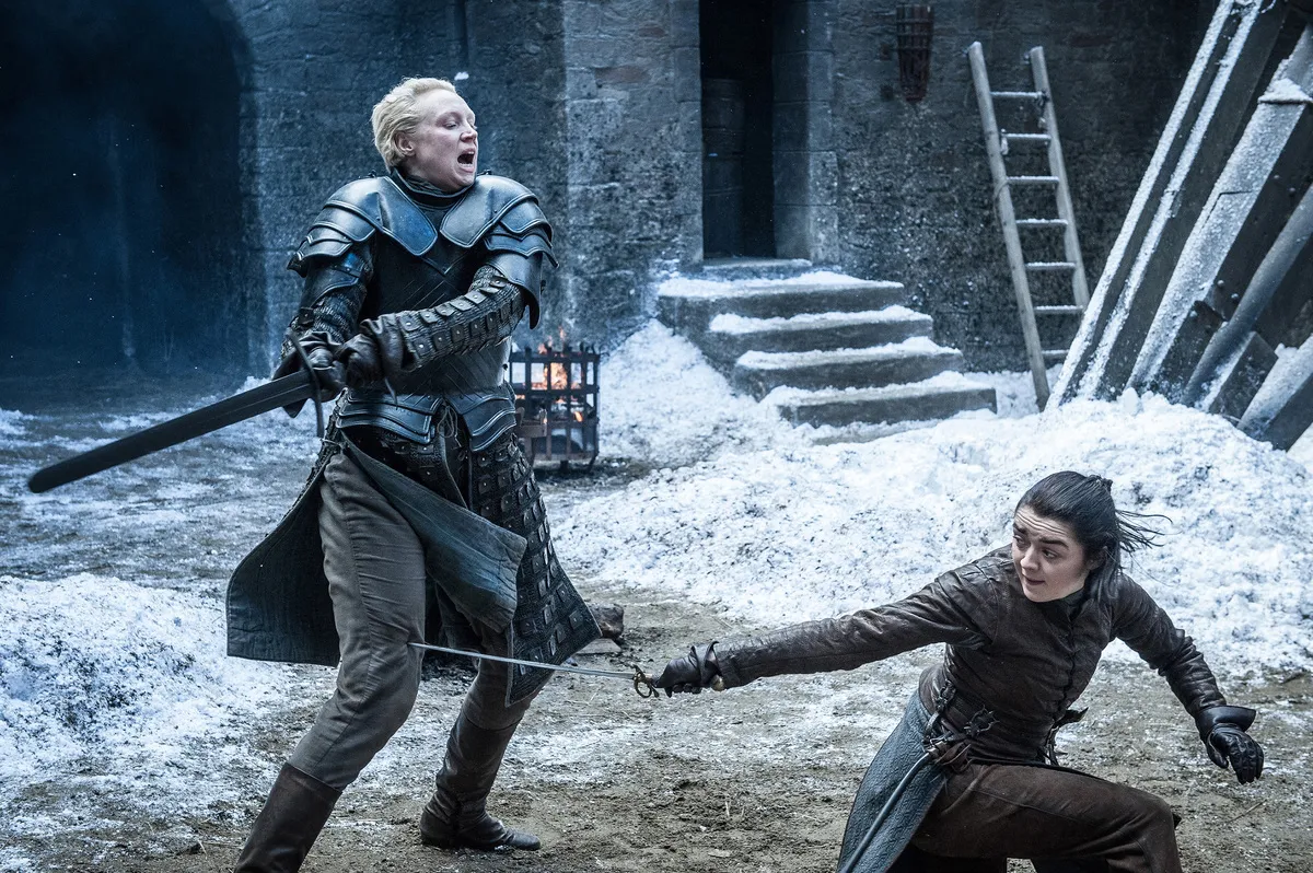 arya practicing dagger move with brienne