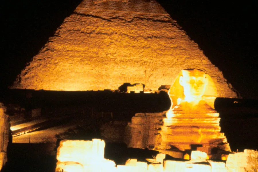 great-pyramid-lit-up-in-the-night-sky-fire