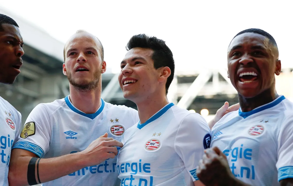 hirving-chucky-lozano-during-match-against-vitesse
