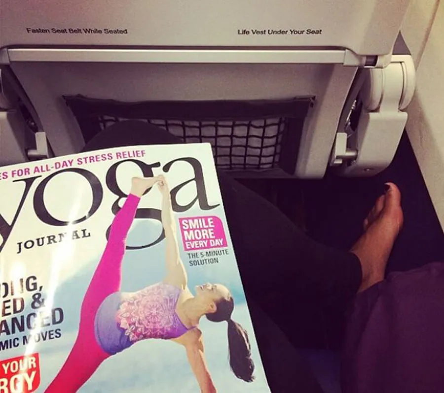 barefoot on plane