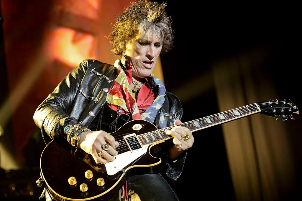 joe-perry-gibson-les-paul