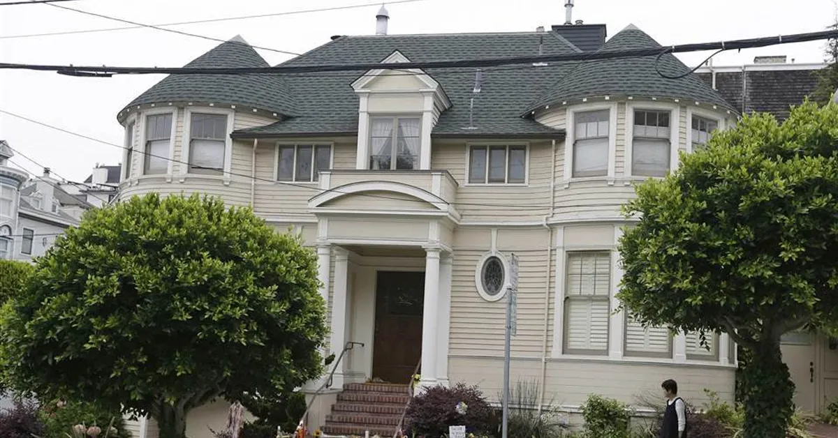 exterior of the house from mrs. doubtfire with two large trees in front