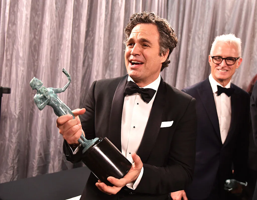 GettyImages-507665070 Actor Mark Ruffalo, winner of the Outstanding Performance by a Cast in a Motion Picture award for 'Spotlight', poses backstage at The 22nd Annual Screen Actors Guild Awards at The Shrine Auditorium