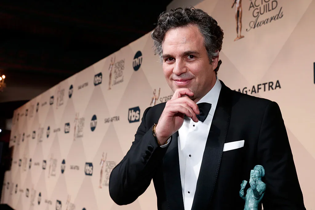 GettyImages-507666686 Actor Mark Ruffalo, winner of the award for Outstanding Performance By a Cast in a Motion Picture for 'Spotlight', attends The 22nd Annual Screen Actors Guild Awards