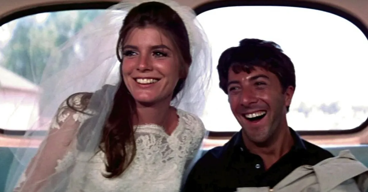 katharine ross and dustin hoffman sitting in the back of the bus in the graduate