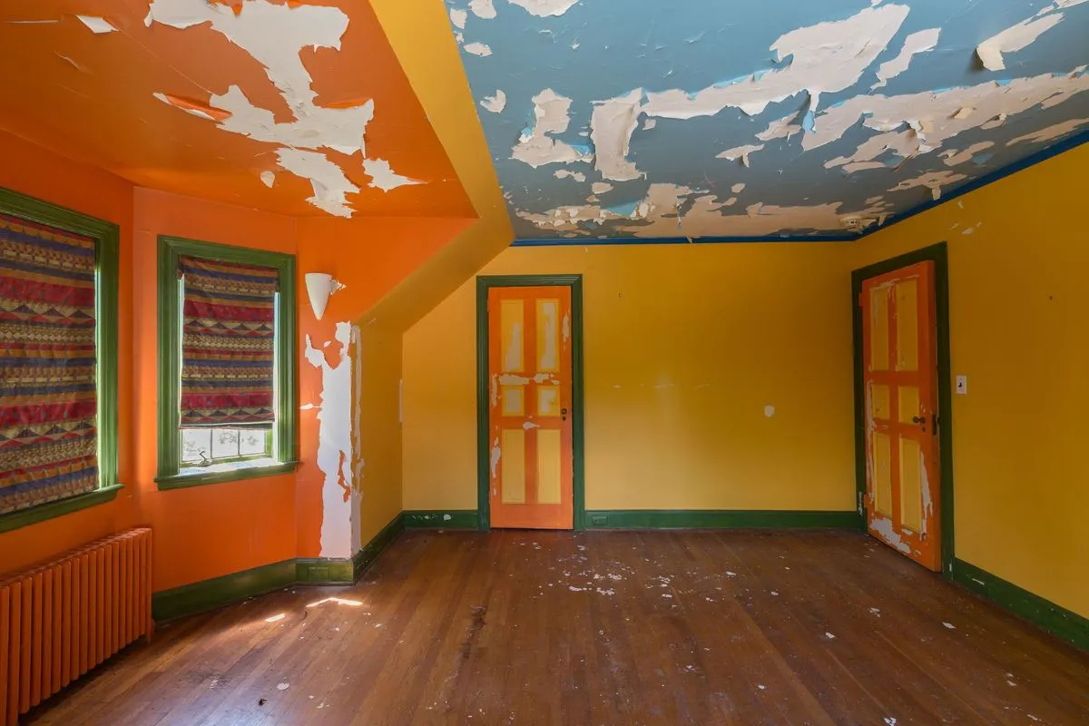tri colored room circus house abandoned house story