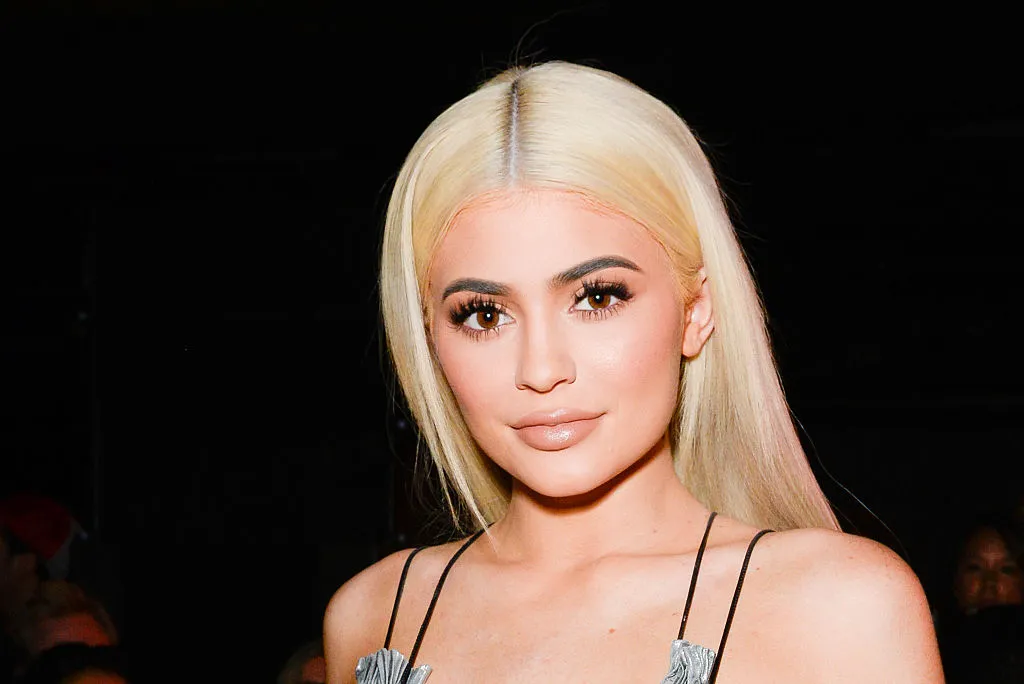 Kylie Jenner reads all her Instagram comments - 602258236