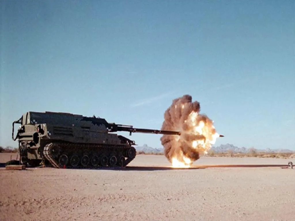 The XM2001 Crusader test firing in the desert