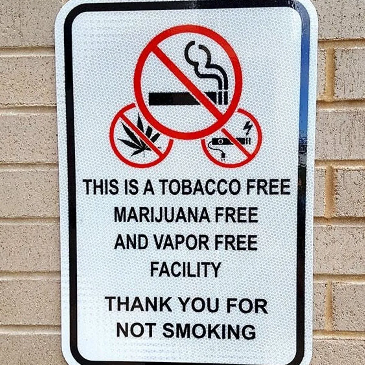 smoke free sign