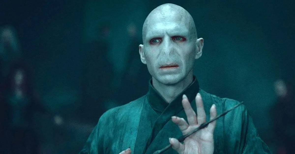 ralph fiennes in his voldemort costume