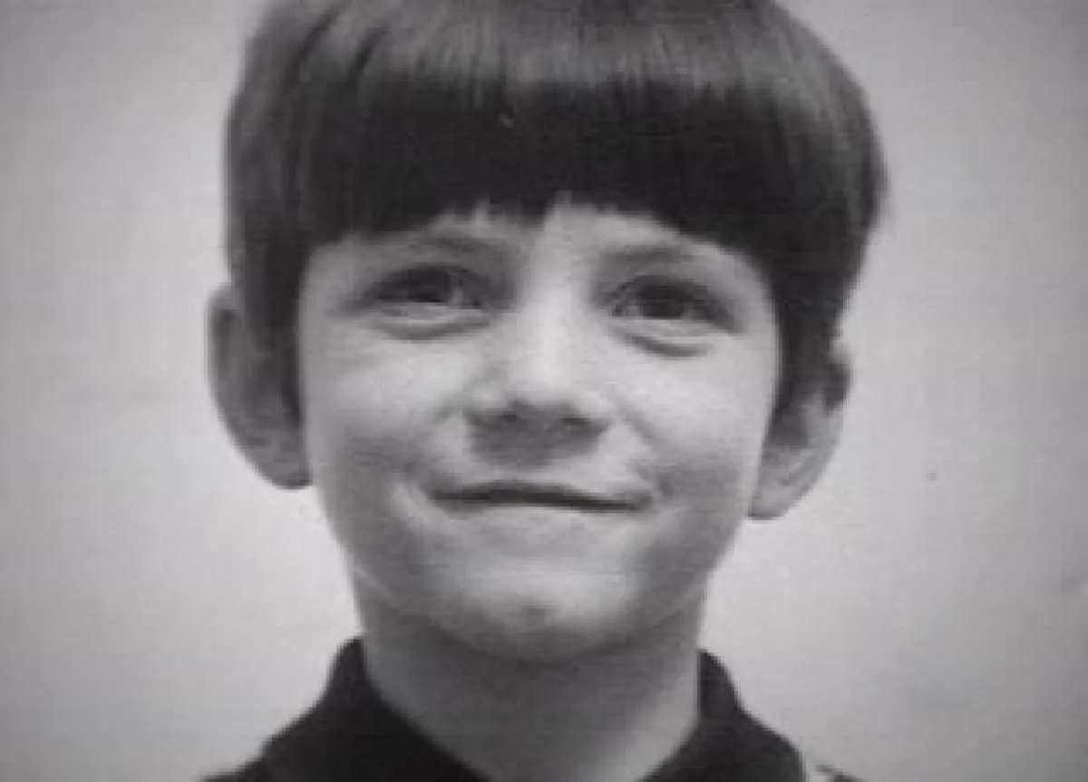 childhood photo of Simon Cowell