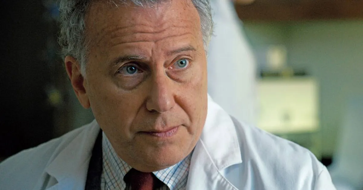 paul reiser dressed as a doctor