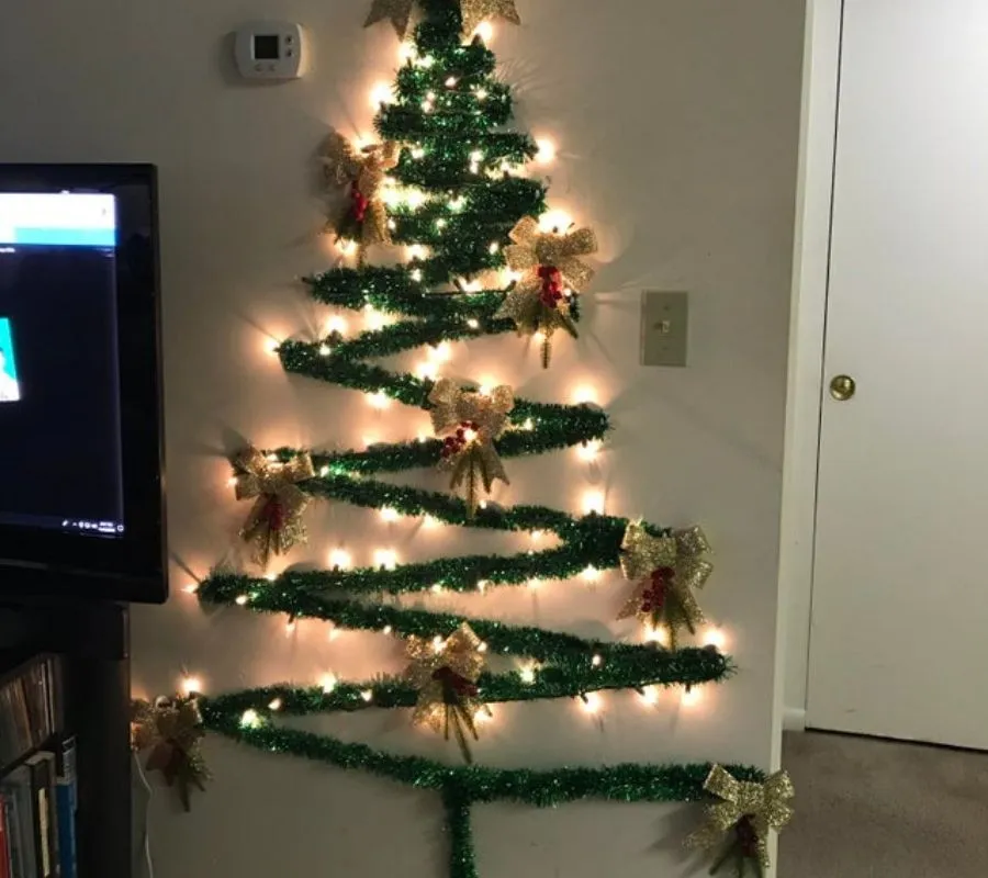 using tinsel to make a Christmas tree