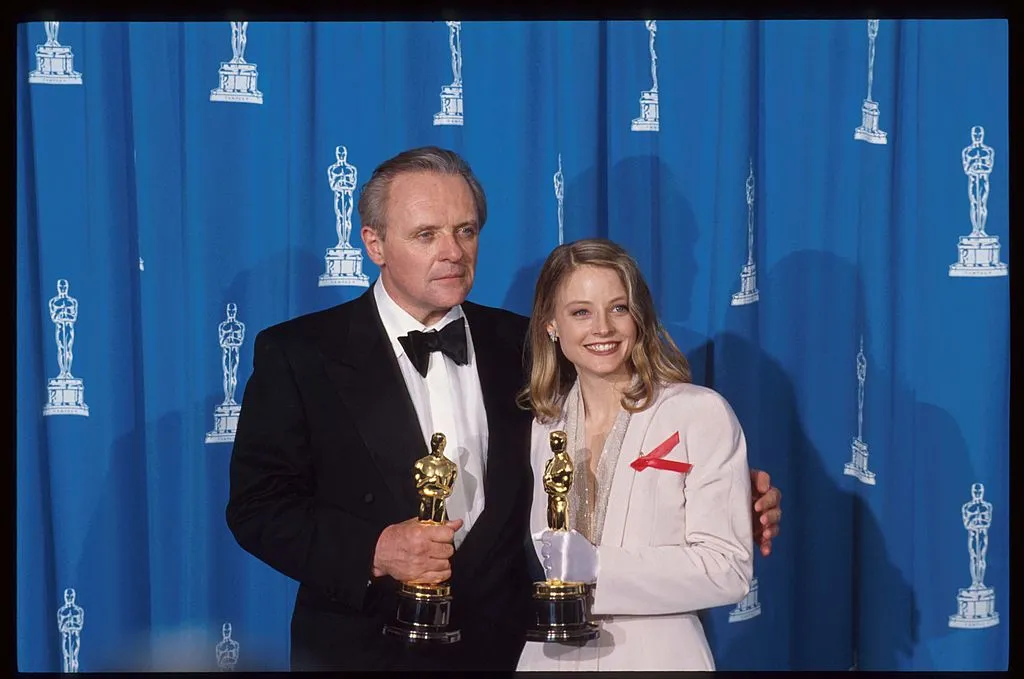Anthony Hopkins and Jodie Foster hold their Academy Awards.