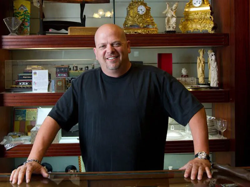 rick-harrison-in-shop-92107-86538