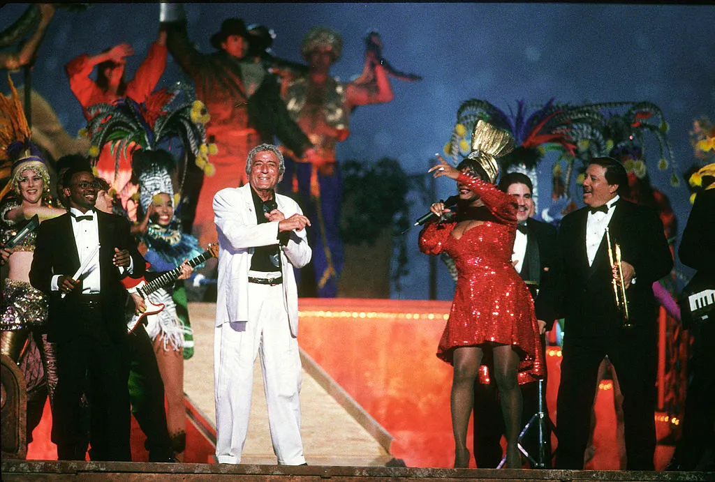 Tony Bennett performs during the 1995 Super Bowl halftime show.