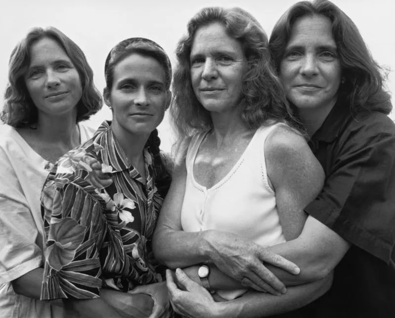 four women sisters