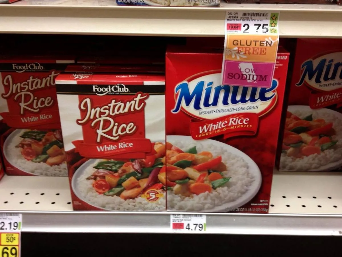 two packages of minute rice by different brands perfectly match up on boxes to make a full plate