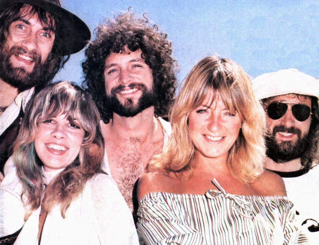 L-R: Mick Fleetwood, Stevie Nicks, Lindsey Buckingham, Christine McVie, John McVie.