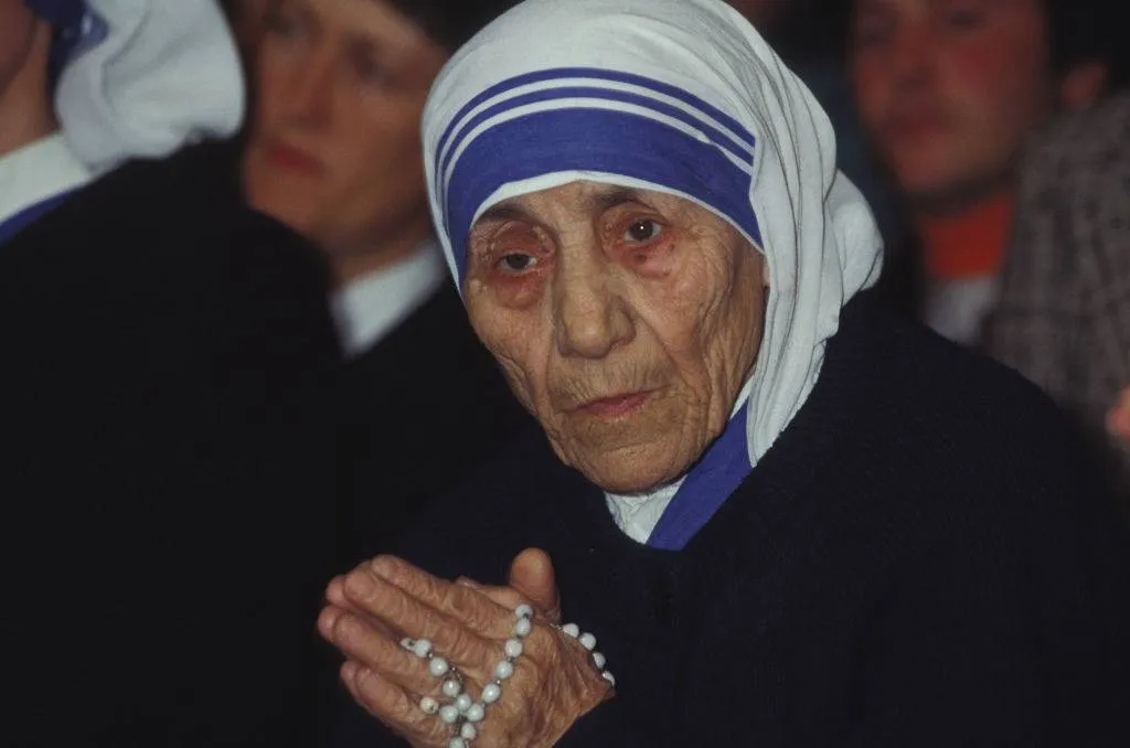 Mother Teresa pray