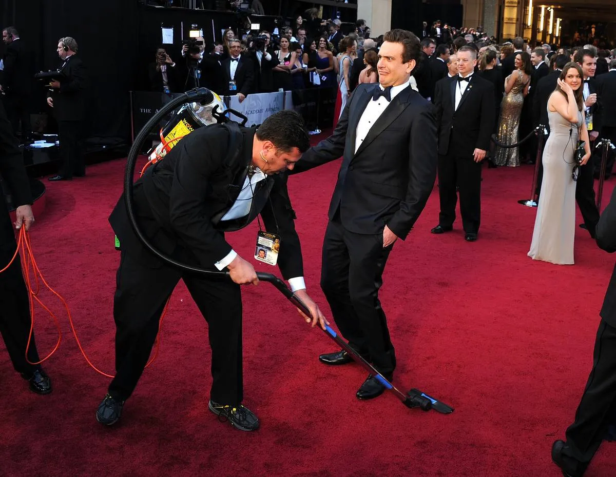 Jason Segal's Strut Being Interrupted By A Vacuum