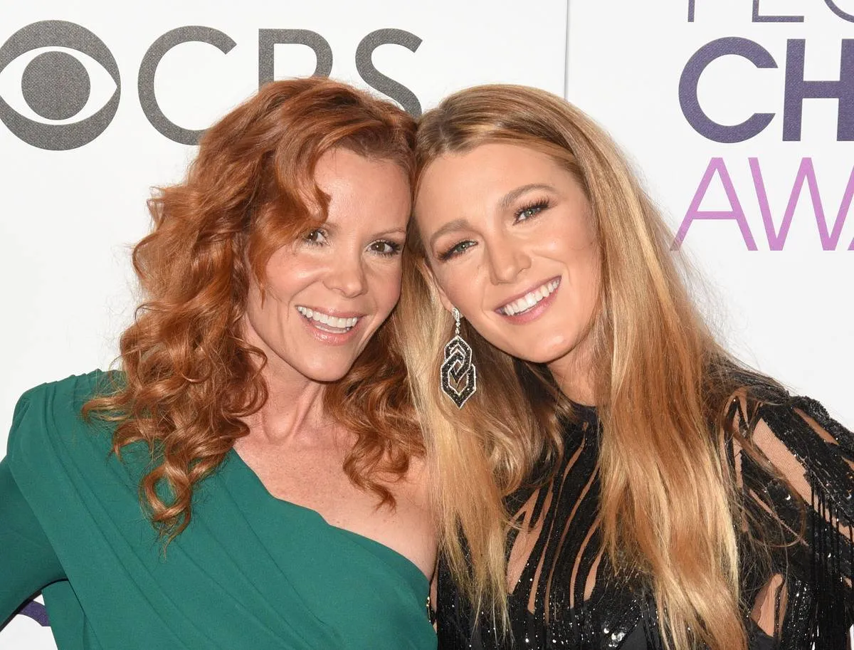 Blake Lively And Robyn Lively