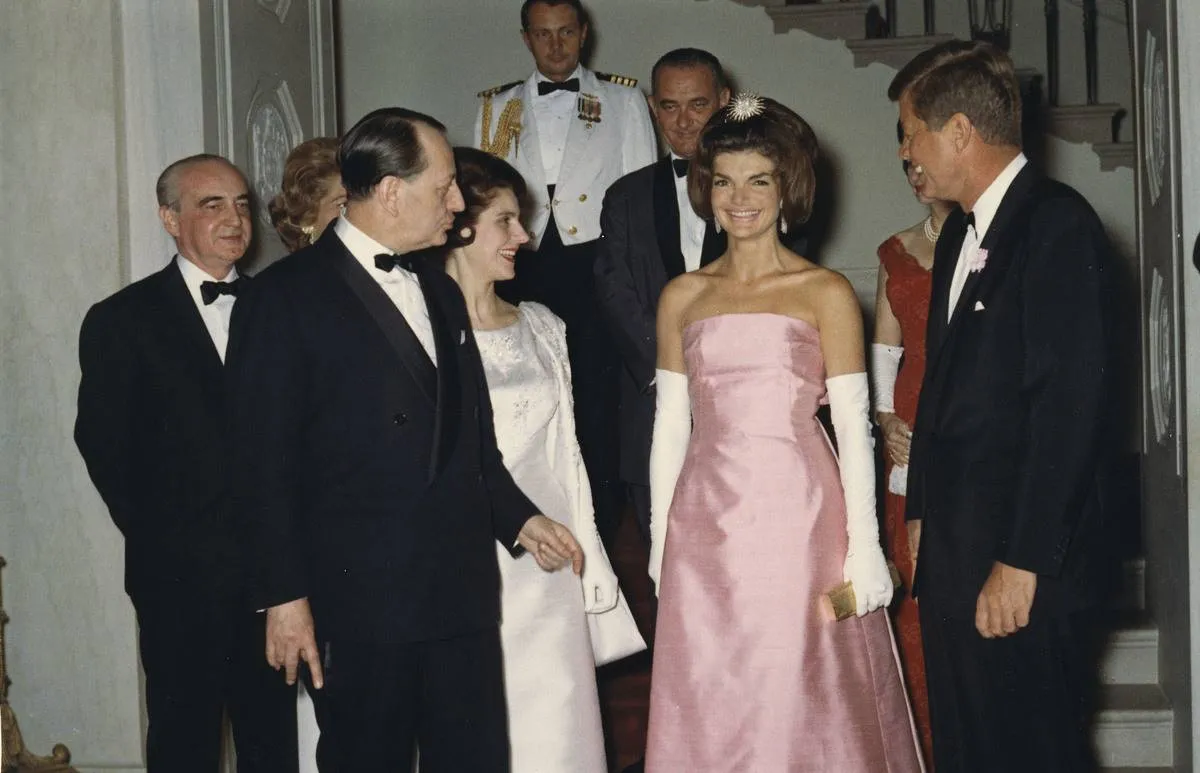 Jackie-O Knows How To Serve A Look