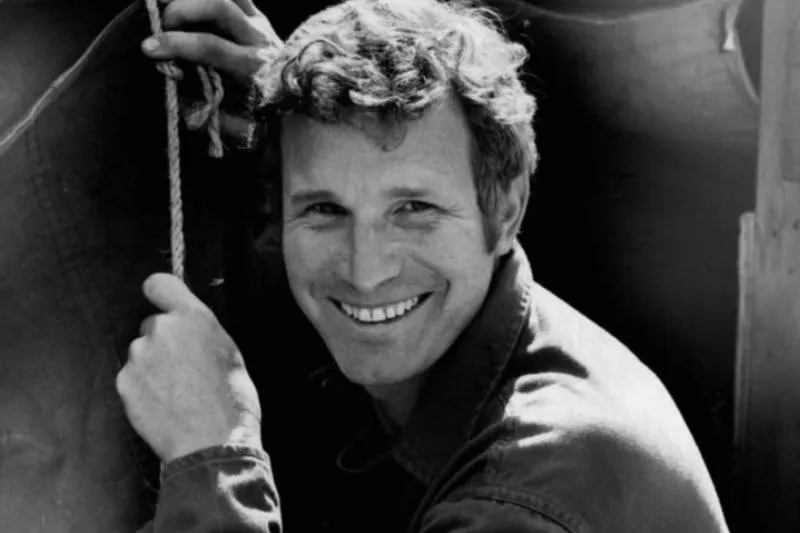 Wayne Rogers Never Signed A Contract