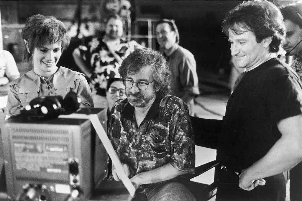 Picture of spielberg and Roberts 