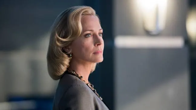 The Murder Of Moira Queen On Arrow Was Jaw-Dropping