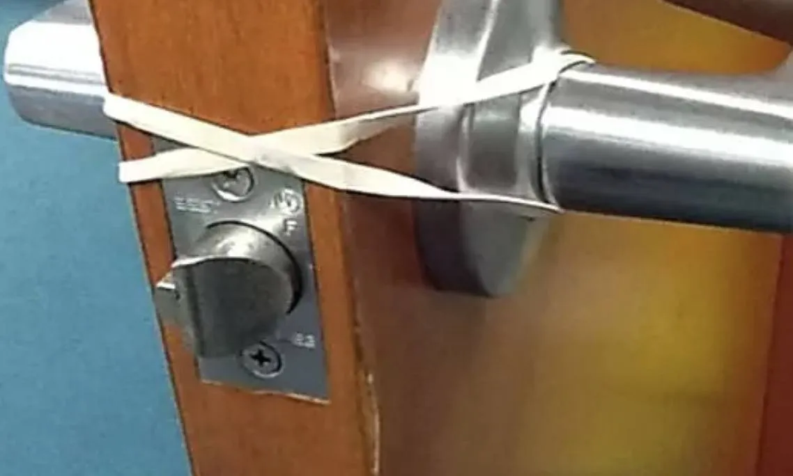 doorknob-rubber0band