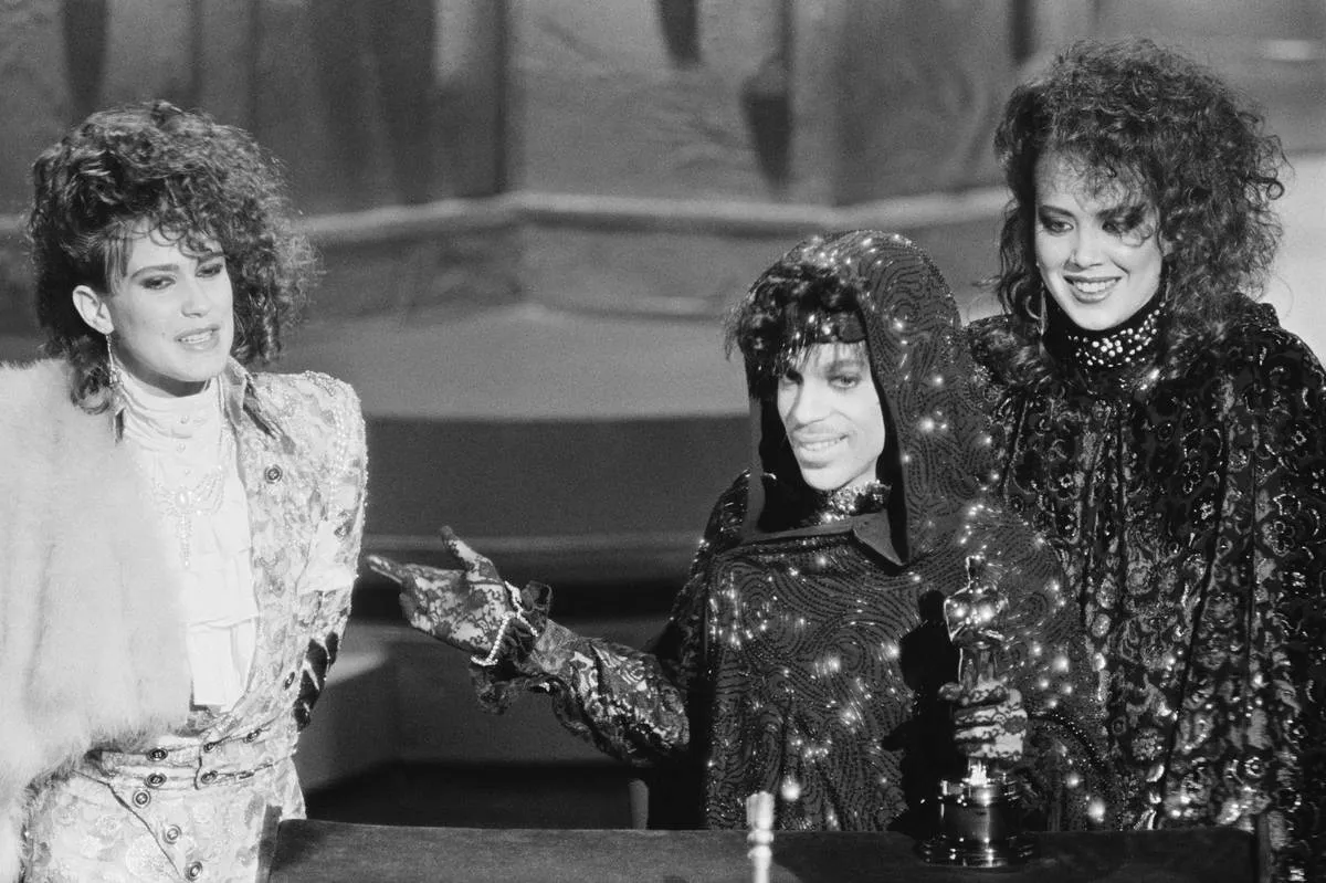 Wendy Melvoin , Prince and Lisa Coleman Accept Oscar