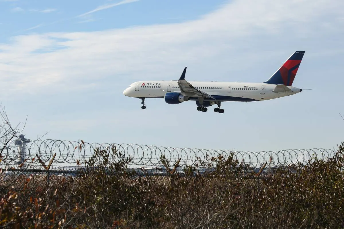 Delta Air Lines Boeing 757 Landing In New York City