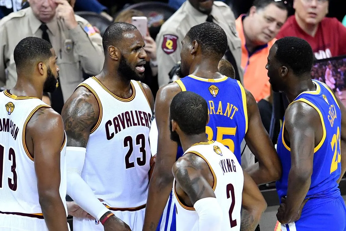 lebron and durant arguing-694345766