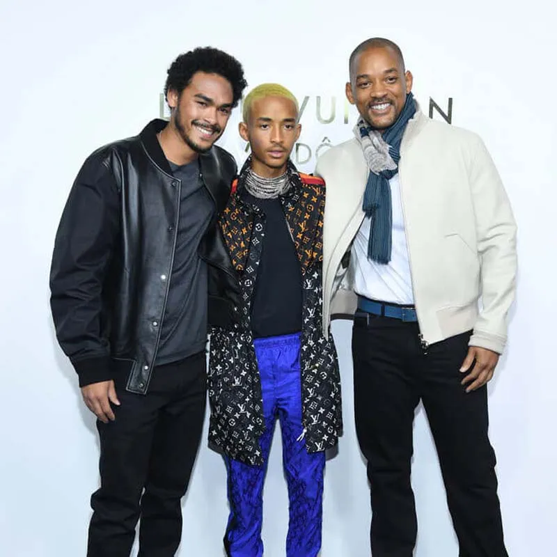 Will Smith and Jaden Smith and Trey Smith pose for photo 