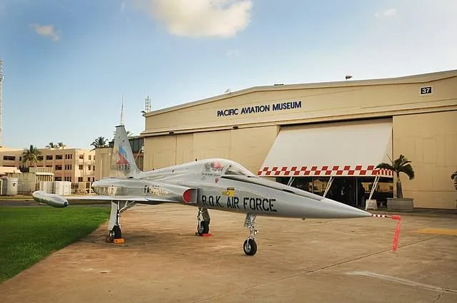 Ex-ROKAF_F-5_at_the_Pacific_Aviation_Museum_(2)