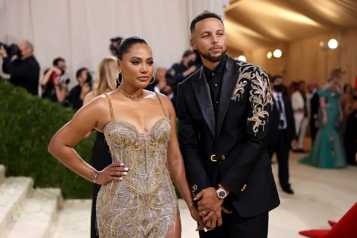 NEW YORK, NEW YORK - SEPTEMBER 13: Stephen Curry and Ayesha Curry attend The 2021 Met Gala Celebrating In America: A Lexicon Of Fashion at Metropolitan Museum of Art on September 13, 2021 in New York City. 