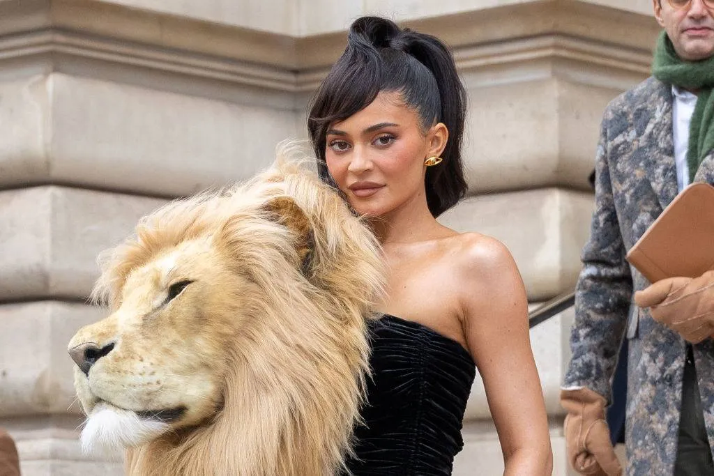 kylie jenner wearing a lion's head