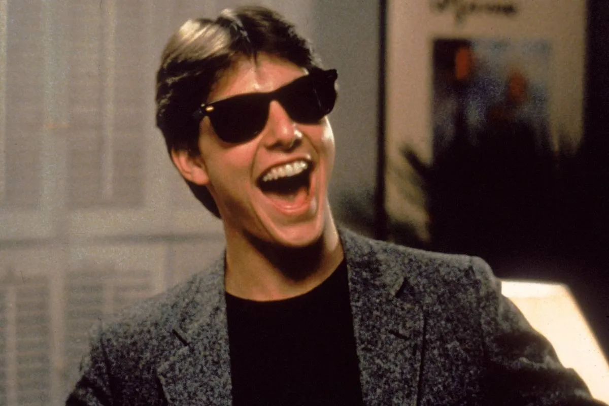 tom cruise wearing sunglasses in risky business