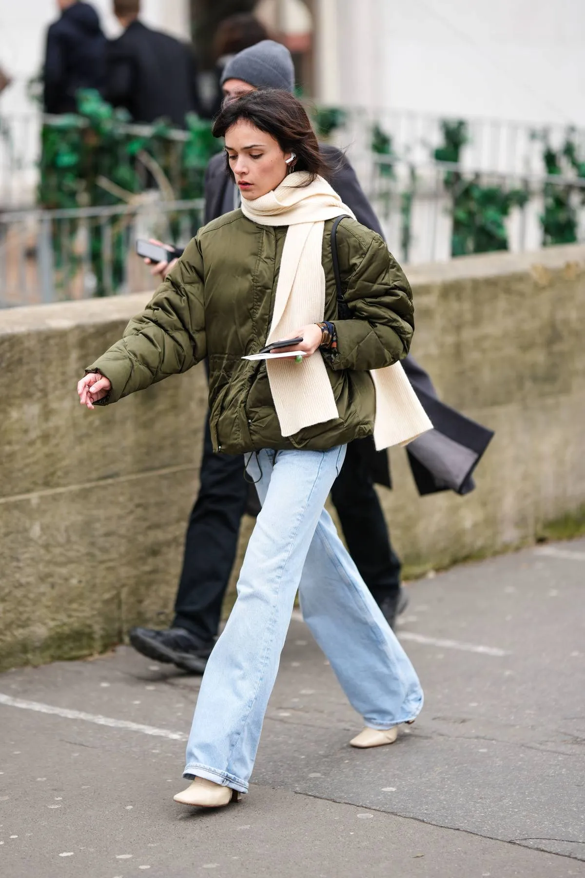 Street Style - Paris Fashion Week - Menswear Fall-Winter 2023-2024 : Day Six