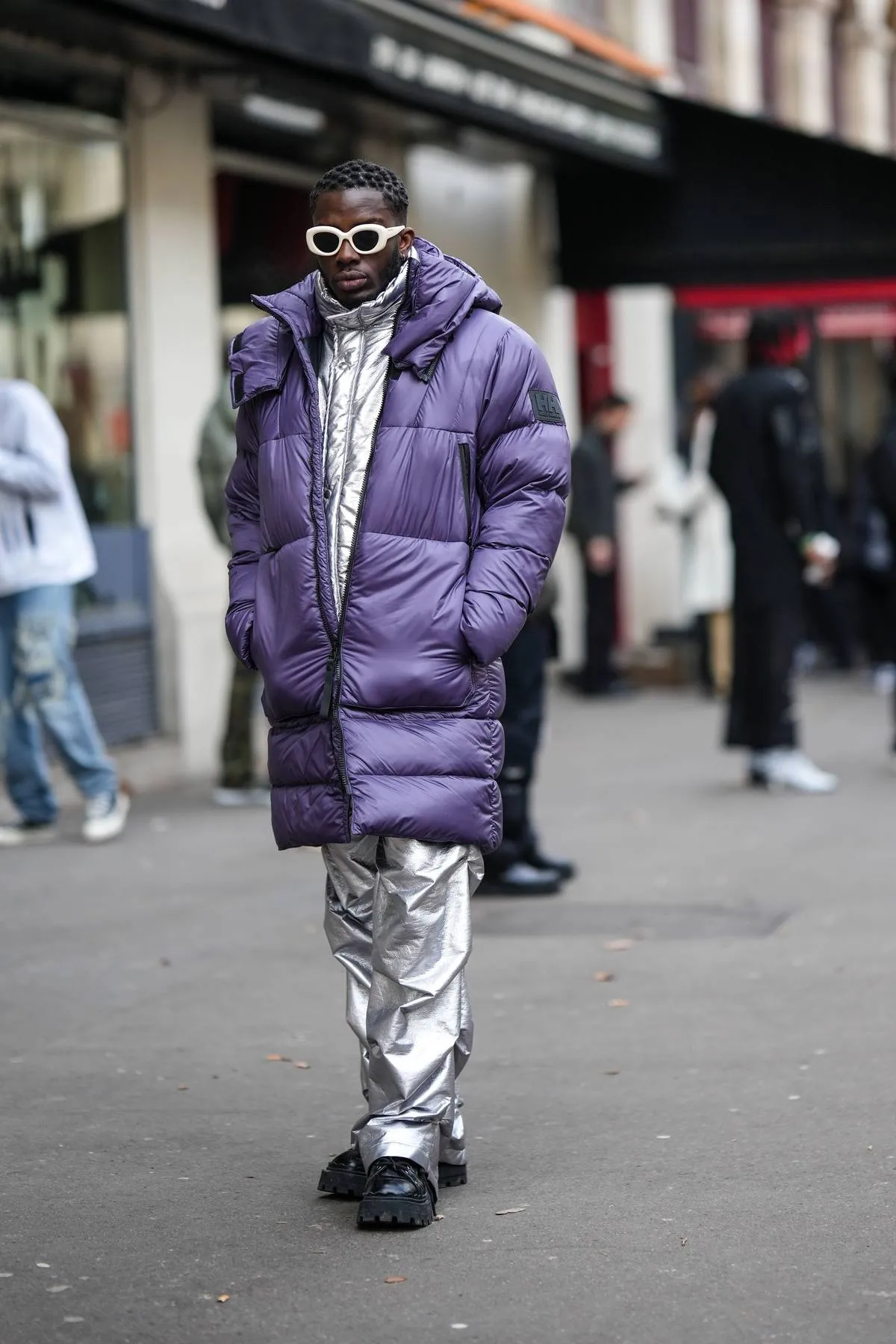 Street Style - Paris Fashion Week - Menswear Fall-Winter 2023-2024 : Day Three