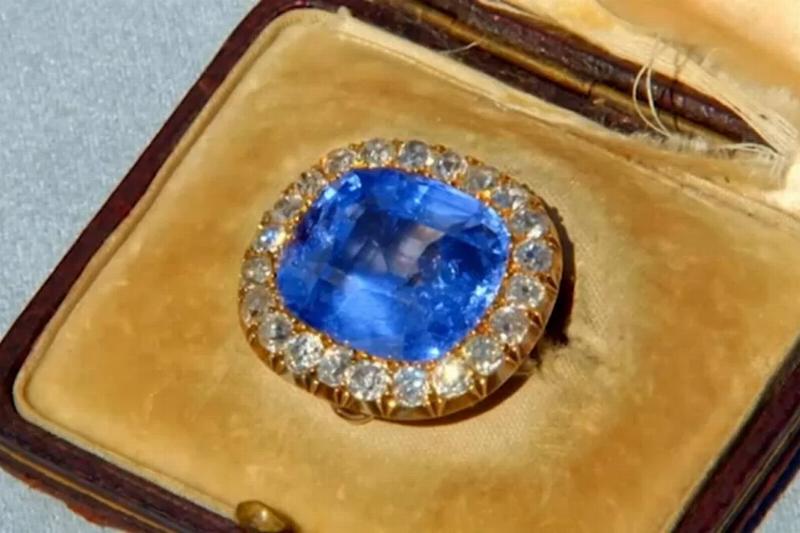sapphire brooch sapphire brooch