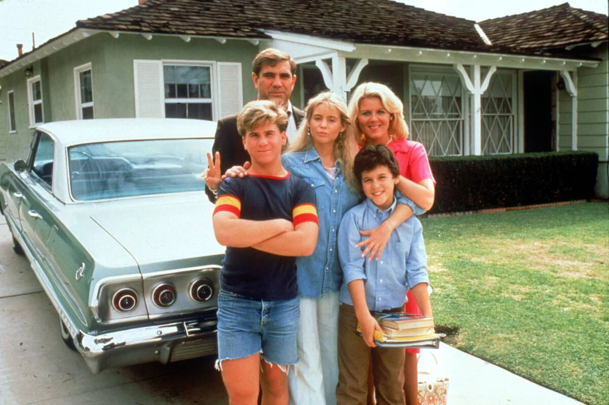 the wonder years cast outside the house