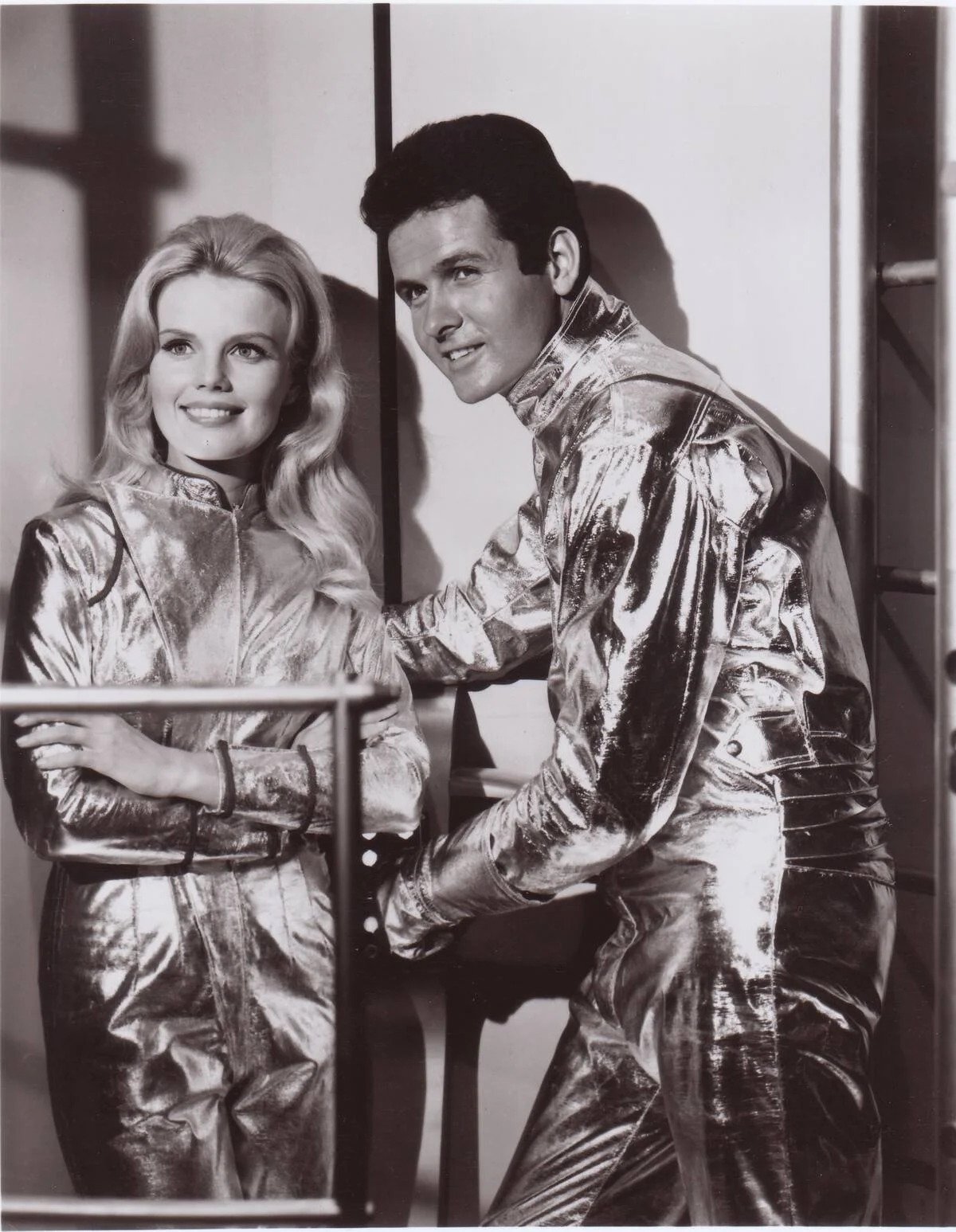 Marta Kristen and Mark Goddard as Judy Robinson and Maj. Don West in 'Lost in Space'